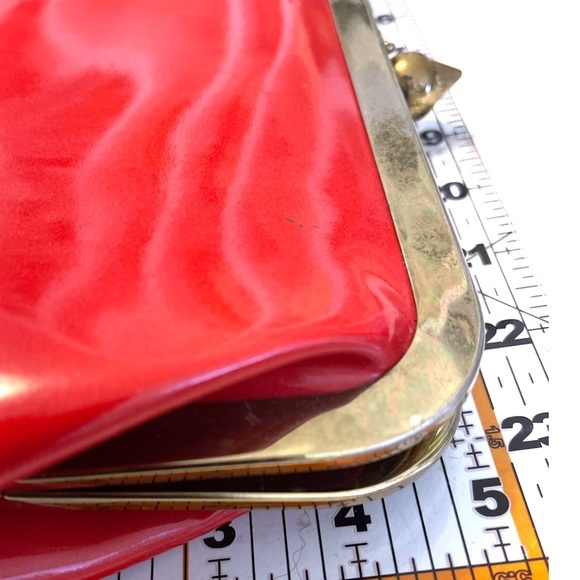 Vintage‎ Roger Van S Red Patent Leather clutch with clamshell close